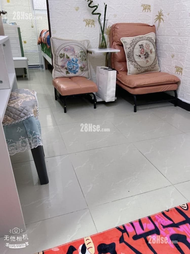 近油麻地地鐵站，約250呎，一房一廳，明窗企理乾淨，獨廁廚房俱全