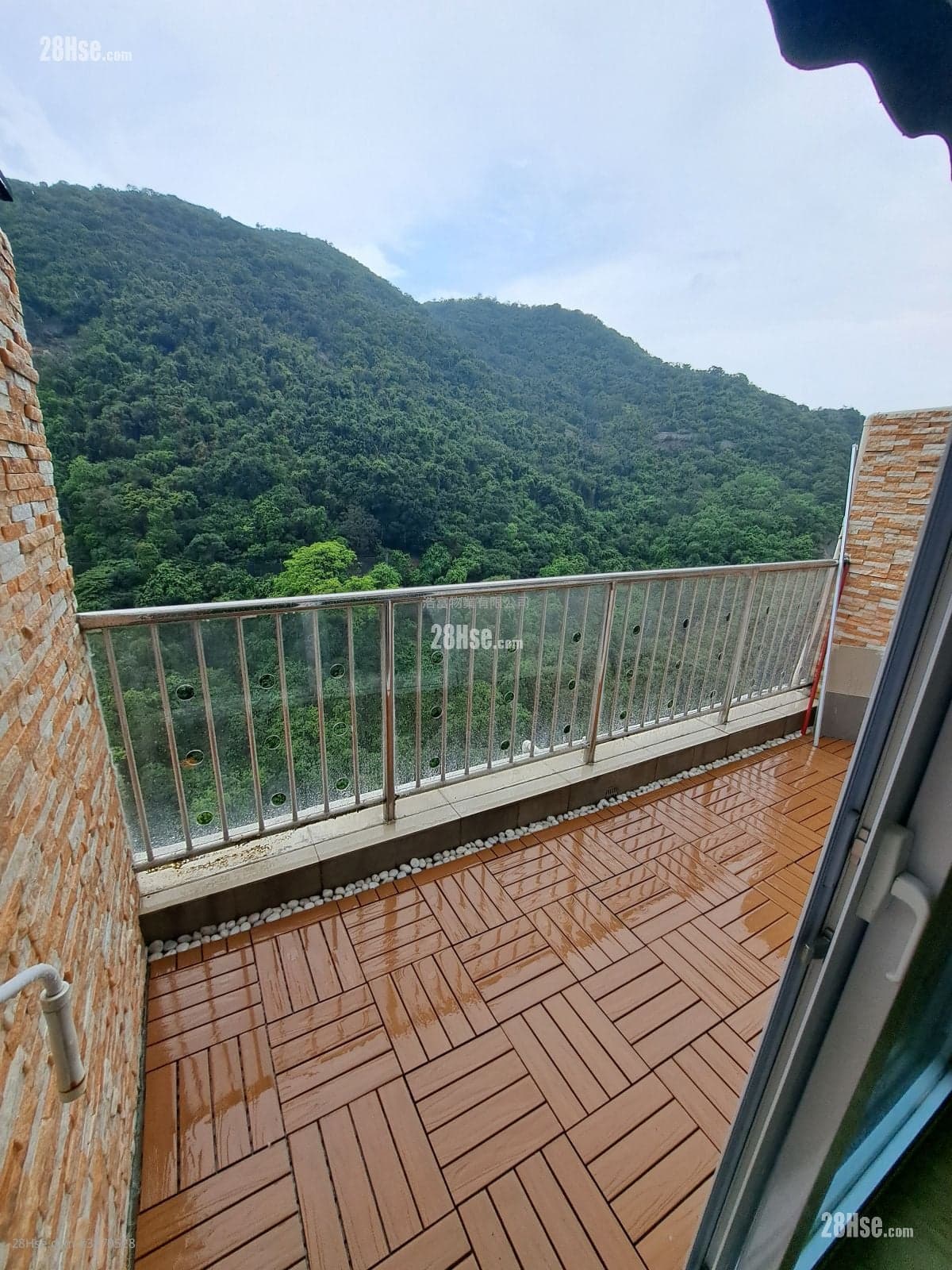 交通方便,罕有特色大露台,優質山景,靚装修,溫馨小天地,宠物樂園！歡迎查詢！