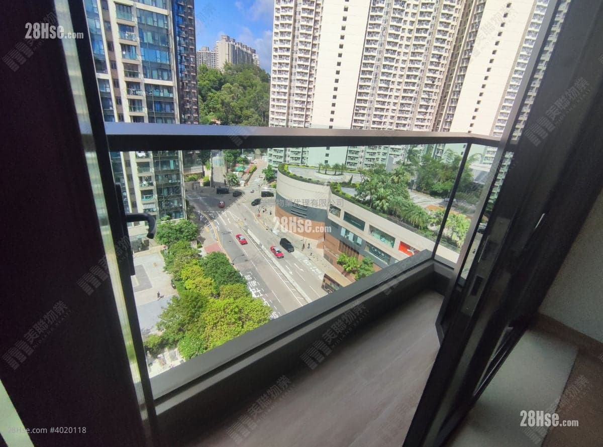 清靜內園，露台3房1套，中高層即住，廁所有窗，鄰近商場多間名校