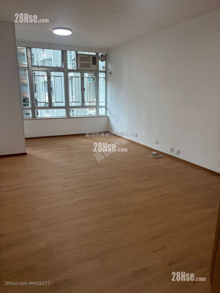 己補側三房.即睇即住.有匙靚裝