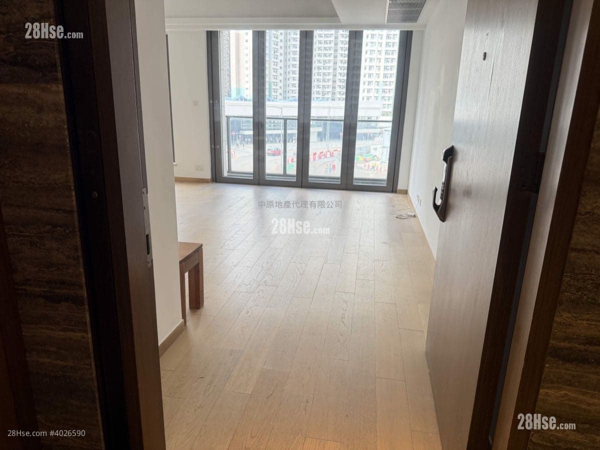 東涌罕有複式放租 星级會所 屋苑内設大型超市 專車接送往返地鐵站毗鄰交通便利