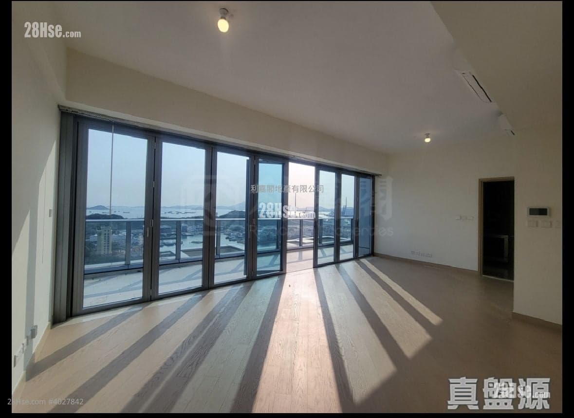 超罕有天台屋3層復式放租～有密碼即睇樓！4房全海景！連車位！最近南昌站三期！
