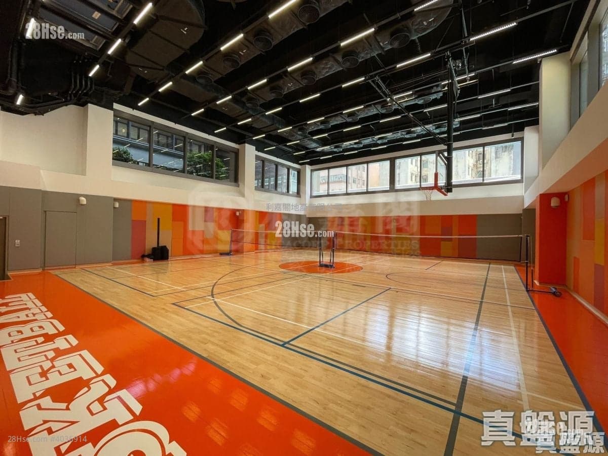 新樓 新出單位 可以睇。4分鐘到地鐵站