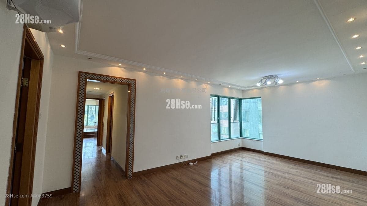 翠擁華庭