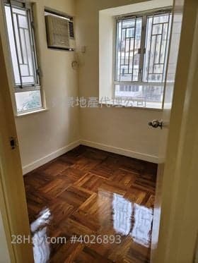 平地電梯,兩房一廳 5分鐘地鐵站 有匙即睇