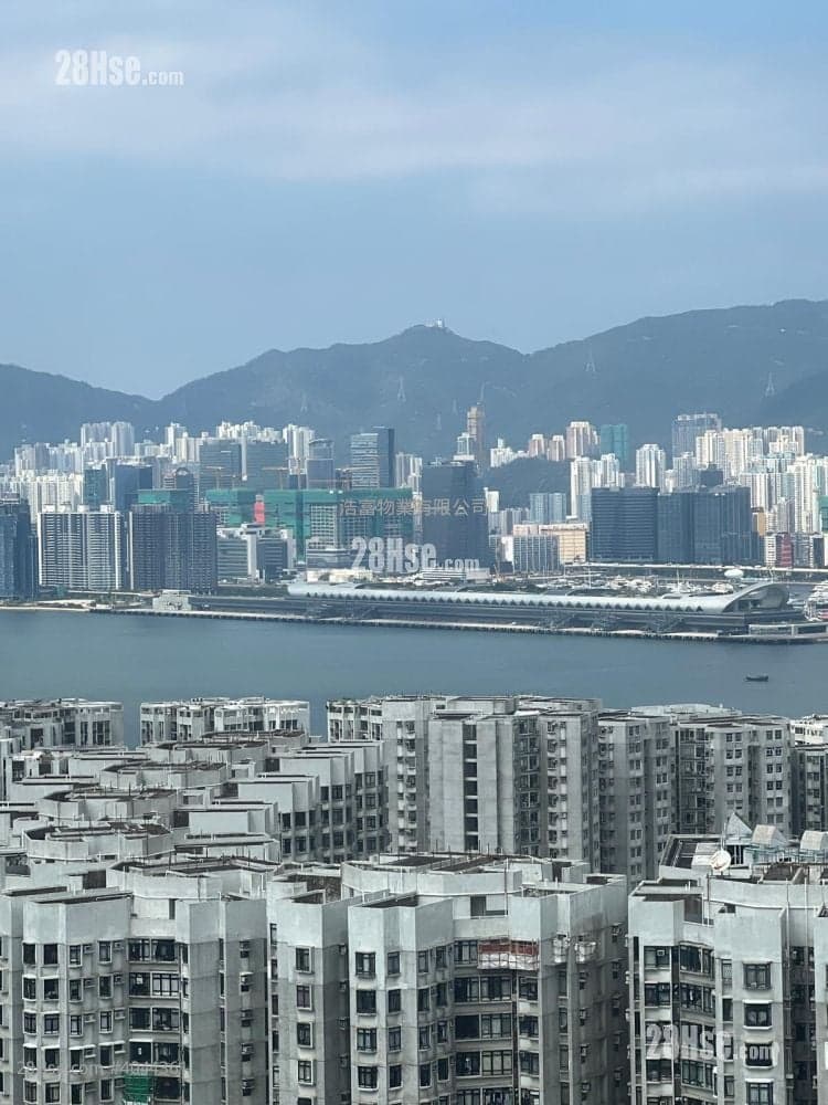 交通方便,中層開揚,二房大廳,全新裝修,有匙即睇,歡迎新來港人士查詢!