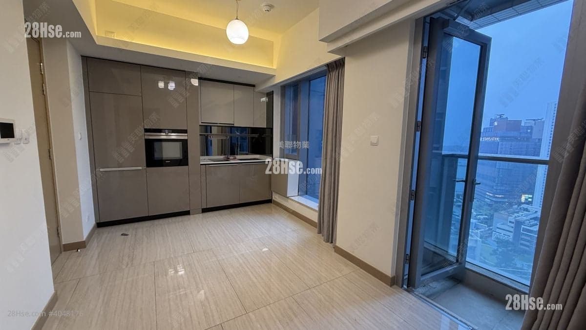 西九龍地標南昌地鐵站頂 海景一房 投資自住佳選 有匙即看